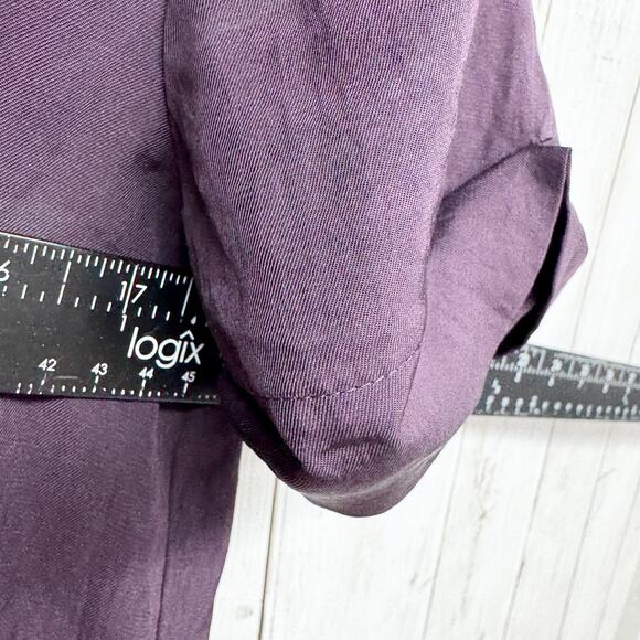 Wilfred Top Women Size XS Plum Vneck Button Short Sleeve Blouse Cuff Sleeves - Picture 5 of 8